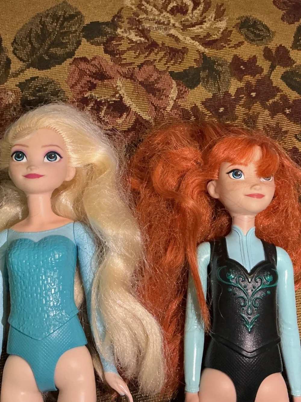 2022 Disney Frozen Mattel Anna And Elsa dolls